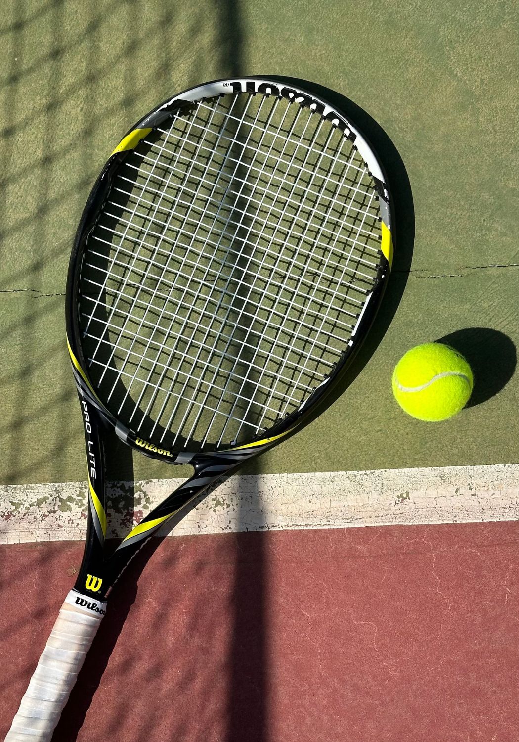 Wilson Tennis Pro Lite 100 Performance Tennis Racket, Black/Yellow